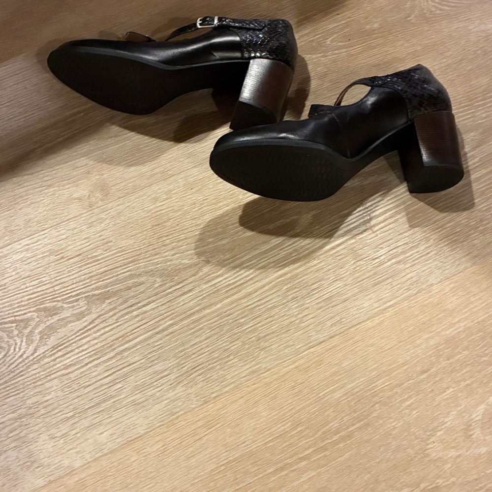 Clarks Black Mary Jane Heels - Picture 6 of 6